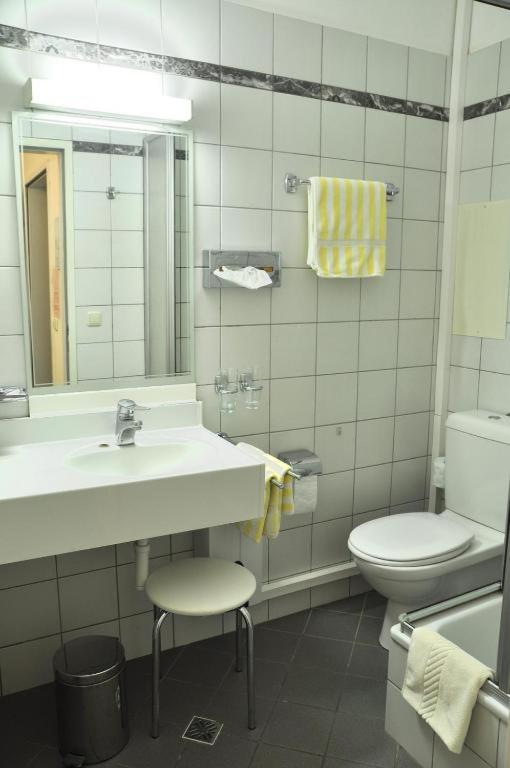 ZIMMERVERMIETUNG fischer-vroni-am-see Gmunden Exterior foto